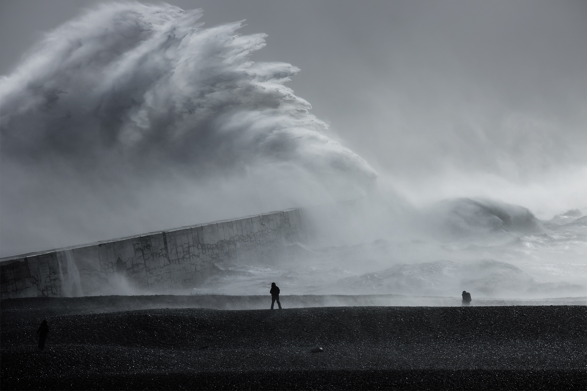 Dwarfed, Storm Eunice